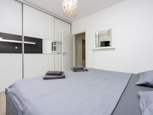 23784035-Ferienwohnung-4-Dramalj-300x225-2