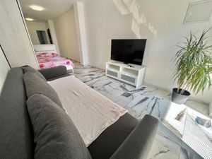 23784042-Ferienwohnung-3-Dramalj-300x225-4