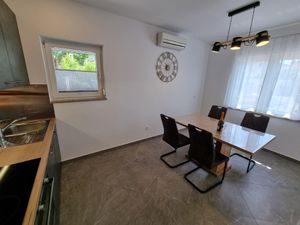 23445249-Ferienwohnung-4-Dramalj-300x225-2