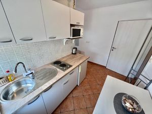 23784047-Ferienwohnung-2-Dramalj-300x225-4