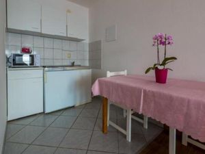 22309145-Ferienwohnung-2-Dramalj-300x225-5