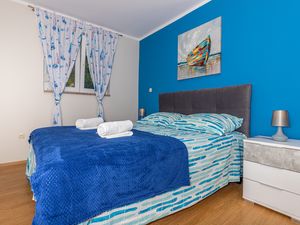 23768819-Ferienwohnung-6-Dramalj-300x225-4