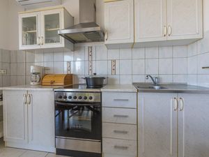 23768916-Ferienwohnung-6-Dramalj-300x225-3