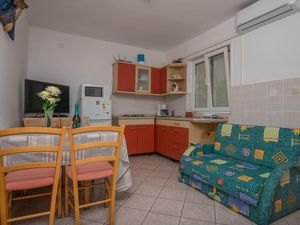 22309205-Ferienwohnung-5-Dramalj-300x225-2