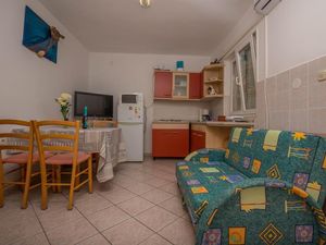 22309205-Ferienwohnung-5-Dramalj-300x225-3