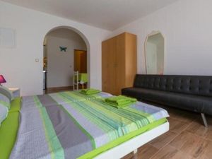 22616915-Ferienwohnung-2-Dramalj-300x225-3