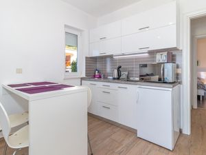 23732252-Ferienwohnung-6-Dramalj-300x225-4