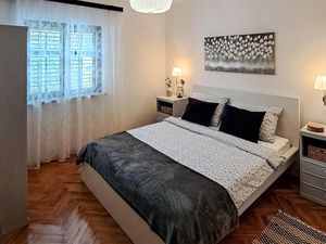 23721653-Ferienwohnung-4-Dramalj-300x225-3