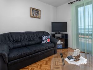 23719127-Ferienwohnung-4-Dramalj-300x225-2