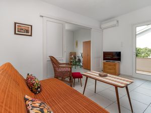 23746512-Ferienwohnung-4-Dramalj-300x225-3