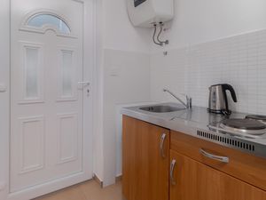 23759901-Ferienwohnung-2-Dramalj-300x225-5