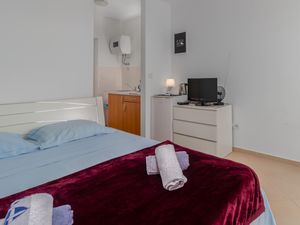 23759904-Ferienwohnung-2-Dramalj-300x225-3