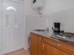 23759904-Ferienwohnung-2-Dramalj-300x225-4