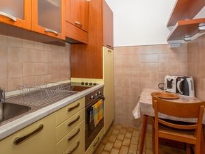 23762889-Ferienwohnung-3-Dramalj-300x225-3