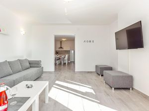 24003290-Ferienwohnung-6-Dramalj-300x225-3