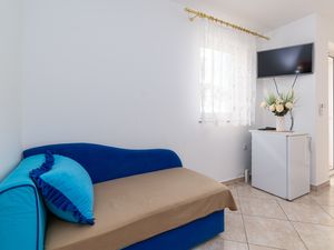 23547897-Ferienwohnung-3-Dramalj-300x225-1