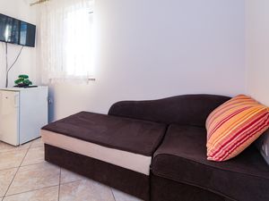 23547898-Ferienwohnung-3-Dramalj-300x225-1