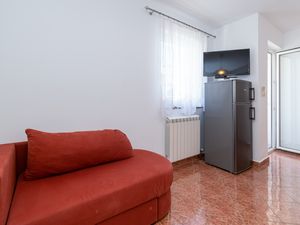 23547907-Ferienwohnung-3-Dramalj-300x225-1