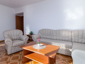 23547902-Ferienwohnung-5-Dramalj-300x225-3