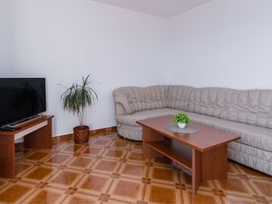 23547905-Ferienwohnung-5-Dramalj-300x225-2