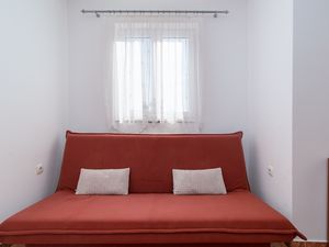 23547912-Ferienwohnung-5-Dramalj-300x225-2