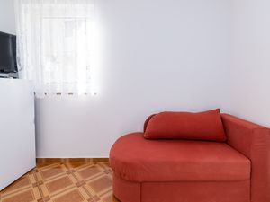 23547908-Ferienwohnung-3-Dramalj-300x225-2