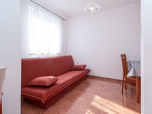 23547910-Ferienwohnung-5-Dramalj-300x225-1