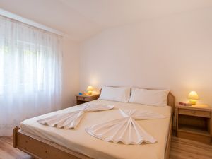 23928623-Ferienwohnung-7-Dramalj-300x225-5