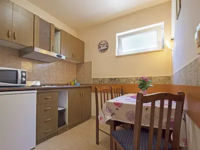 Ferienwohnung für 2 Personen (26 m²) in Dramalj 2/10