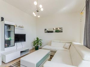 23784046-Ferienwohnung-6-Dramalj-300x225-1