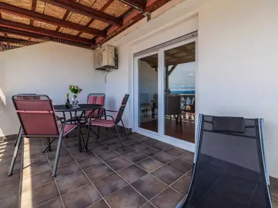 Ferienwohnung für 2 Personen (37 m²) in Dramalj 2/10