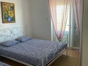 23928627-Ferienwohnung-2-Dramalj-300x225-4