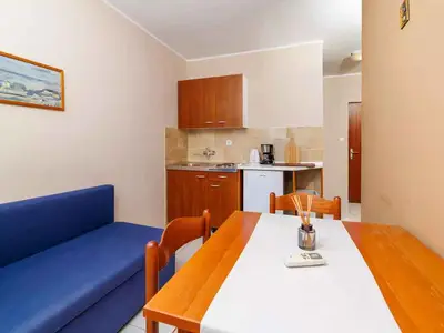 Ferienwohnung für 2 Personen (34 m²) in Dramalj 9/10