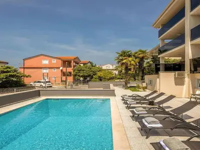 PoolOfHouse