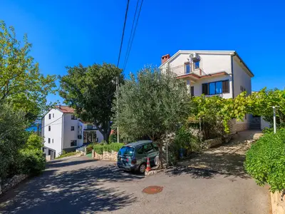 Ferienwohnung für 7 Personen (90 m²) in Dramalj 1/10