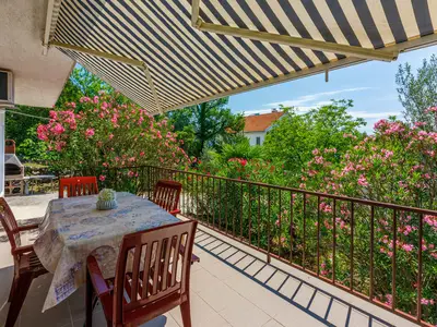 Ferienwohnung für 4 Personen (70 m²) in Dramalj 1/10