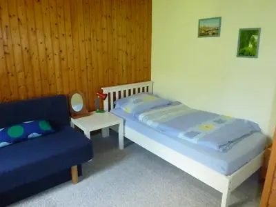 Einzelzimmer mit  extra Schalfsofa 140 cm breit