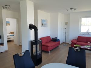 23471901-Ferienwohnung-2-Dranske-300x225-1