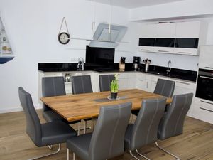 23956501-Ferienwohnung-8-Dranske-300x225-1