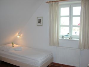 19067663-Ferienwohnung-6-Dranske-300x225-5