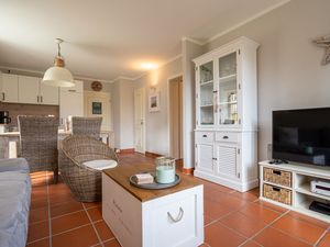 24026585-Ferienwohnung-4-Dranske-300x225-0