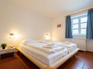 24026614-Ferienwohnung-4-Dranske-300x225-3