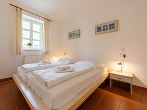 24026647-Ferienwohnung-4-Dranske-300x225-3