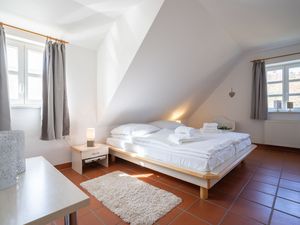 24026590-Ferienwohnung-4-Dranske-300x225-3