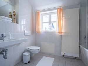 24026590-Ferienwohnung-4-Dranske-300x225-4