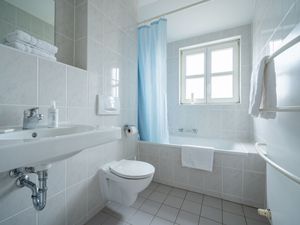 24026578-Ferienwohnung-4-Dranske-300x225-5