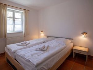 24026589-Ferienwohnung-4-Dranske-300x225-3