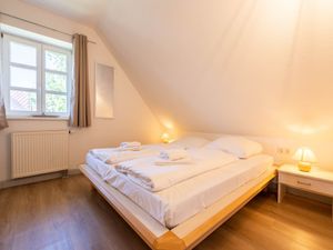 24026592-Ferienwohnung-4-Dranske-300x225-4