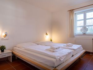 24026613-Ferienwohnung-4-Dranske-300x225-3