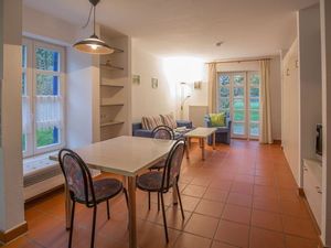 24026605-Ferienwohnung-2-Dranske-300x225-1